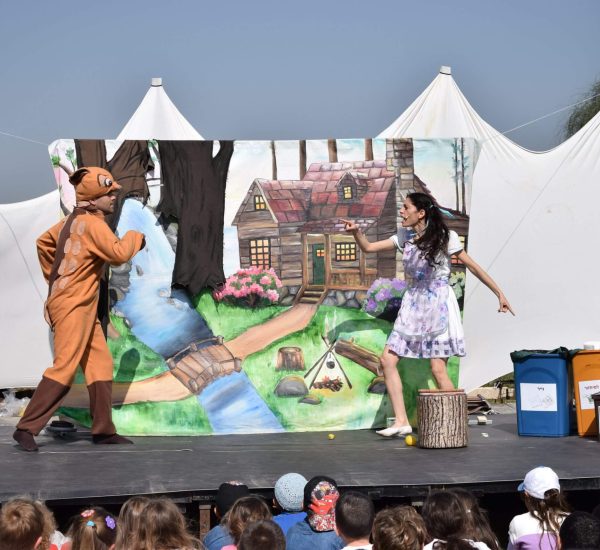 צליל והעפרוני רוקדים