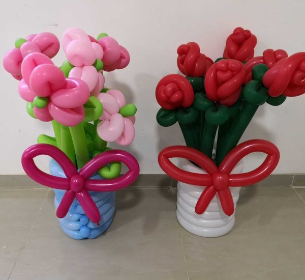 זר פרחים וורדים מבלוני צורות