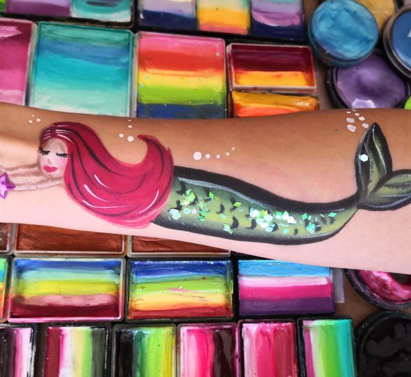 איפור של בת הים על היד